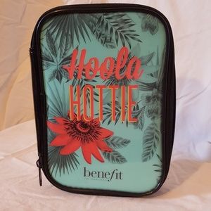 Benefit | make-up bag